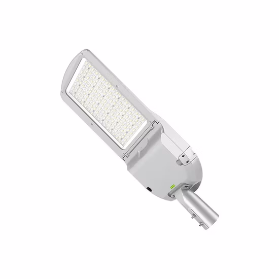 Impermeabile IP65 Ad alta potenza IP66 Luce di sicurezza esterna IP65 50W 100W 150W LED Lampione da giardino Sensore da giardino Lampione stradale a LED solare o principale